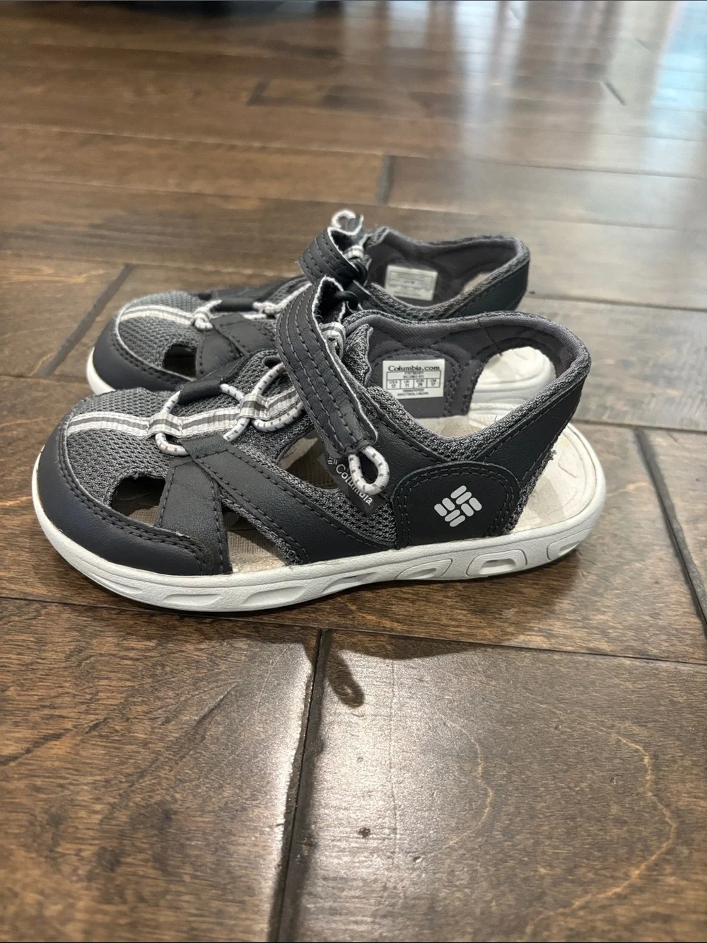 Columbia Kids Black and Gray Hook-and-Loop Sandals